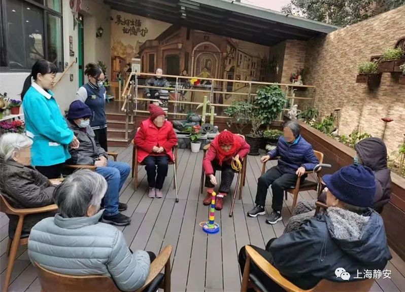醫(yī)療、康復(fù)、生活照料……這些需求在家門口就能解決！靜安這里正打造“沒有圍墻的養(yǎng)老院”(圖1)